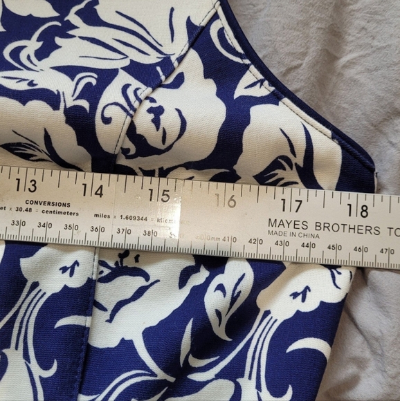 Lands' End Women SZ 10P Ponte Knit blue & white floral sheath sleeveless pockets - Picture 11 of 12
